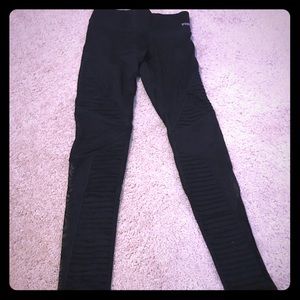 PINK Victoria’s Secret Black Textured Legging
